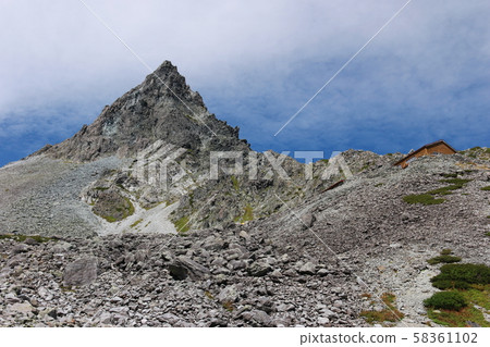 北阿爾卑斯山從芹澤山步道上眺望霞岳 58361102