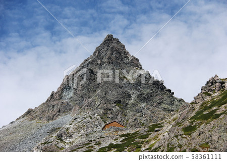 北阿爾卑斯山從芹澤山步道上眺望霞岳 58361111