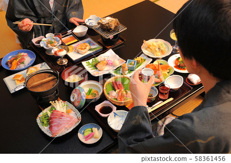 溫泉客人浴衣料理旅館清酒 溫泉客人浴衣料理旅館清酒 58361456