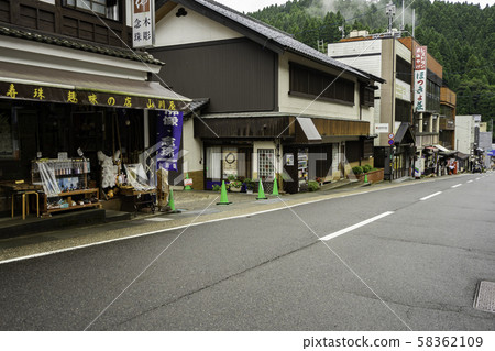 Eiheiji Temple's approach shop Eiheiji Town, Yoshida-gun, Fukui Prefecture 58362109
