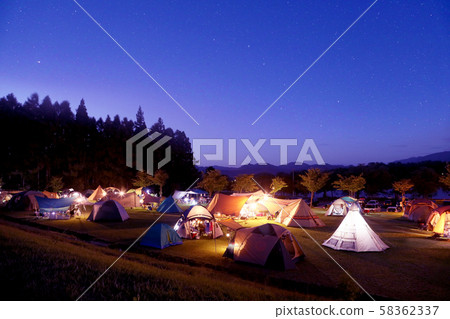 Starry sky and auto campsite 58362337