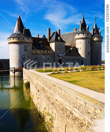 Medieval castle of Sully-sur-Loire, France Medieval castle of Sully-sur-Loire, France 58365096