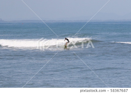 Surfing Surfing 58367687