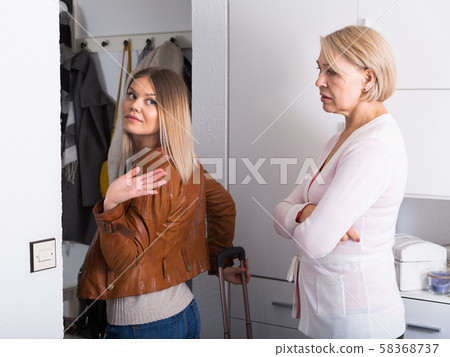 daughter leaves parents' home daughter leaves parents' home 58368737