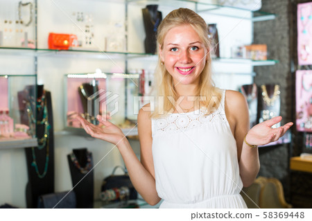 woman shopping various bijouterie 58369448