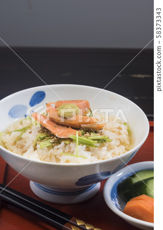  Chopped green onions 58373343