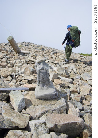 Mountain trail from Mt. Korenka to Mt. Hakuba (Hakuba mountain range, Kita-Azumi, Nagano) 58373669