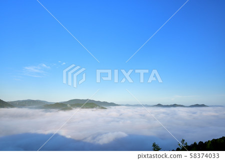 雲彩海在Kameoka盆地的 雲彩海在Kameoka盆地的 58374033