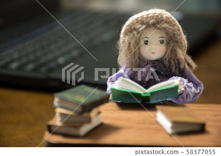 讀書的下降 58377055