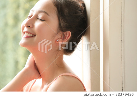 Women beauty Women beauty 58379456