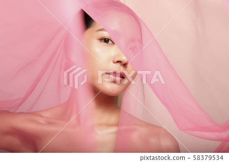 女性的美麗面紗 58379534