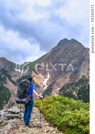 Spring Yatsugatake Climbing: Looking at Akadake Spring Yatsugatake Climbing: Looking at Akadake 58384871
