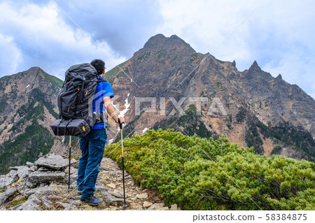 春季八岳登山:看著赤羽 春季八岳登山:看著赤羽 58384875