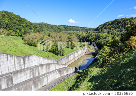 釣魚河大壩 58386650