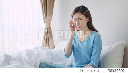woman has dry skin 58386892