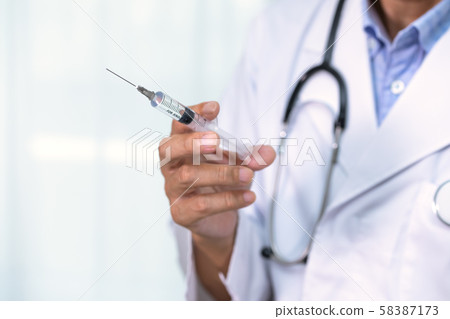 執行注射的醫生的醫療圖像 58387173