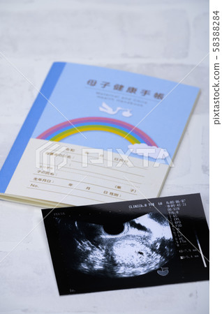 懷孕母子筆記本迴聲照片[前焦點] 58388284
