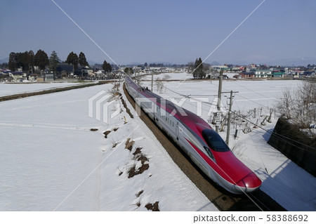 <<秋田新幹線（冬季）的跑步場景>>日本，秋田 58388692