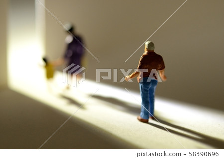 Parent and child 58390696