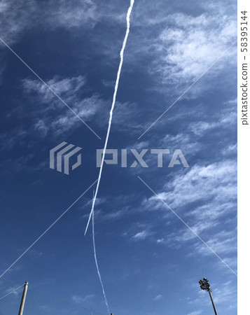 飛機雲 58395144