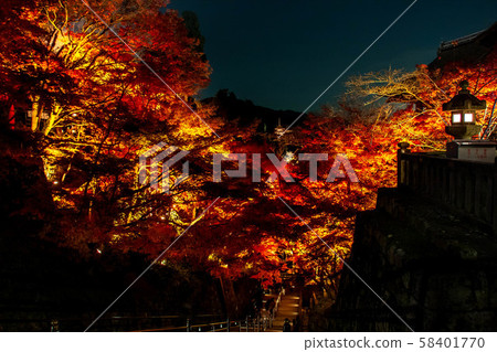 Kiyomizu Temple at night Kiyomizu Temple at night 58401770
