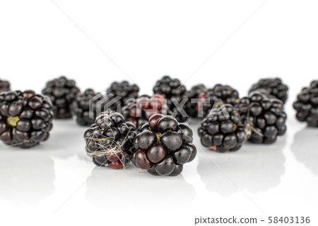 Fresh blackberry isolated on white 58403136