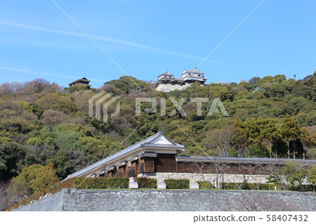 從城山公園看到的松山城 從城山公園看到的松山城 58407432