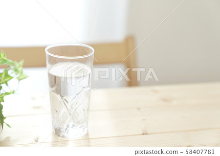 礦泉水健康飲食脫水預防 礦泉水健康飲食脫水預防 58407781