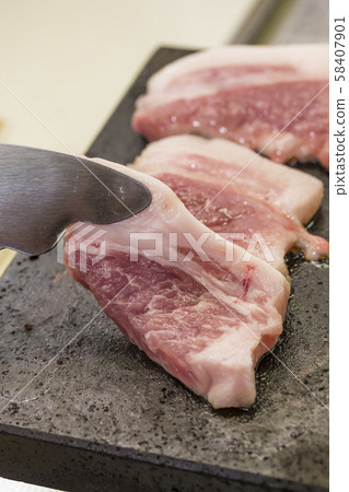 【烤肉】 【烤肉】 58407901