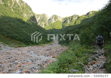 Road to Kasumigatake, Northern Alps 58408237