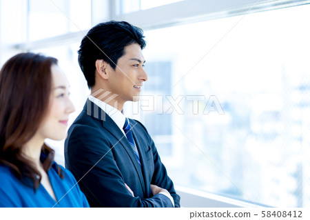 企業形象男性僱員女性僱員同事 企業形象男性僱員女性僱員同事 58408412