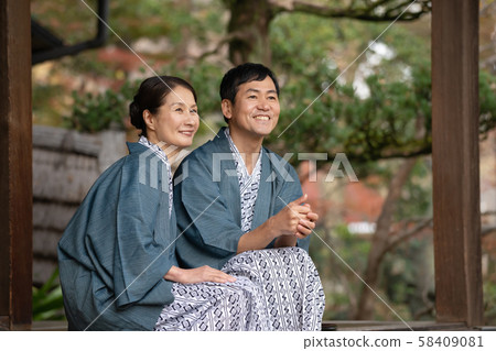 Middle couple hot spring travel Yukata Ryokan image Middle couple hot spring travel Yukata Ryokan image 58409081