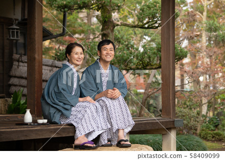 中間夫婦溫泉旅行Yukata Ryokan圖像 58409099