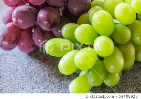 葡萄,光澤馬斯喀特和先鋒 葡萄,光澤馬斯喀特和先鋒 58409928
