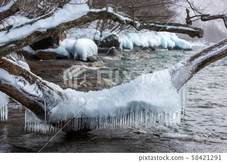 Spray ice of Lake Towada 58421291