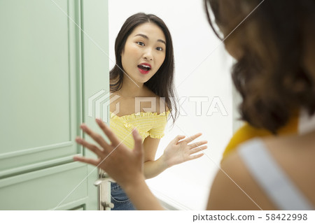 Women's lifestyle camp 58422998