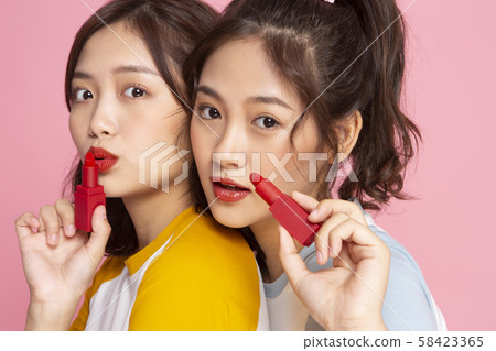 Female beauty lipstick 58423365