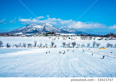 Hiruzen Kogen Snow Blue Sky 58423787