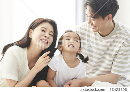 Lifestyle family 58423898