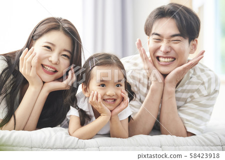 Lifestyle family 58423918