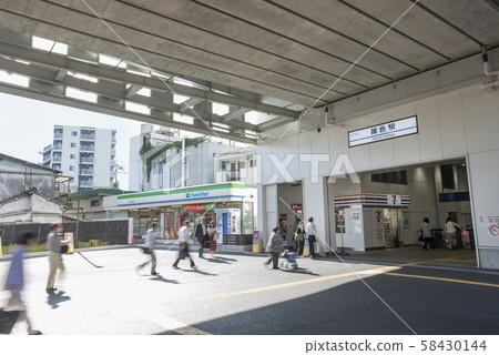 京濱電鐵本線紫城站前的檢票口 京濱電鐵本線紫城站前的檢票口 58430144