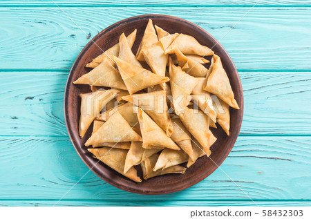 Traditional asian vegetarian food samosa Traditional asian vegetarian food samosa 58432303