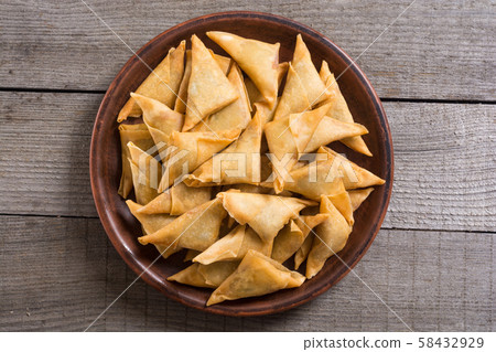 Traditional asian vegetarian food samosa Traditional asian vegetarian food samosa 58432929