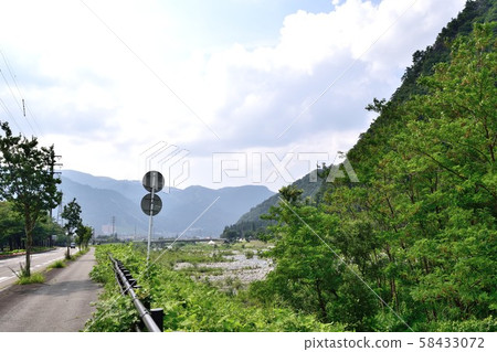 Uono River, Niigata Prefecture 58433072