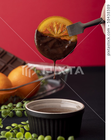 巧克力去皮的橙皮 58438389