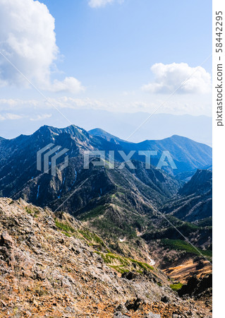 春季八岳岳登山:山頂眺望 春季八岳岳登山:山頂眺望 58442295