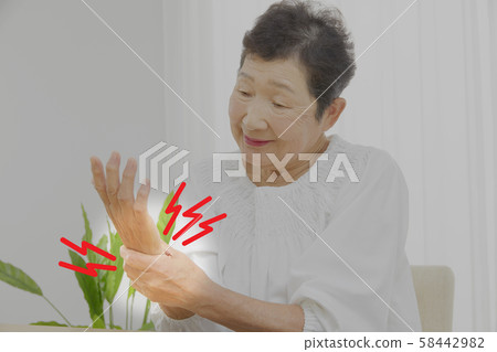 高級女性身體狀況 58442982