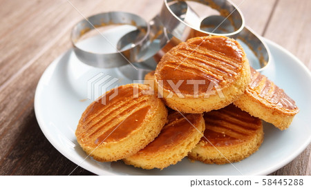 Garrett Breton 58445288