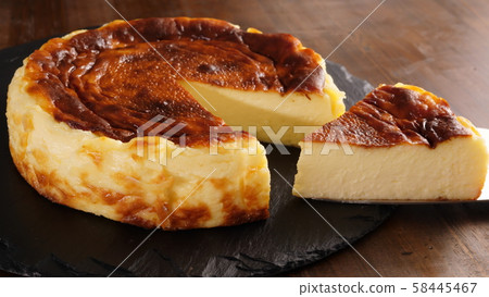 巴斯克風格的芝士蛋糕 58445467