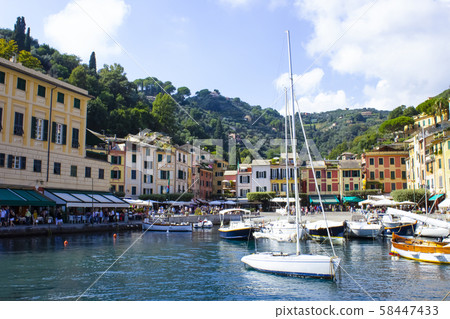 Beautiful bay with colorful houses in Portofino, Liguria, Italy 58447433